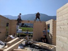 Rohbau ***Erfolgreich verkauft!*** Ein echtes WOHLF�HL-Refugium: projektiertes HOLZBLOCKHAUS