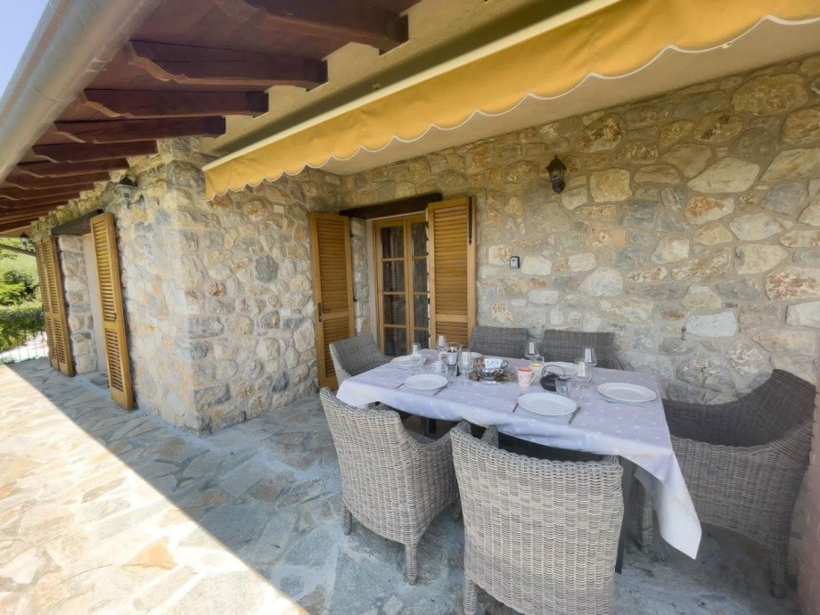 2 stilvolle Terrassen Villa Magliano