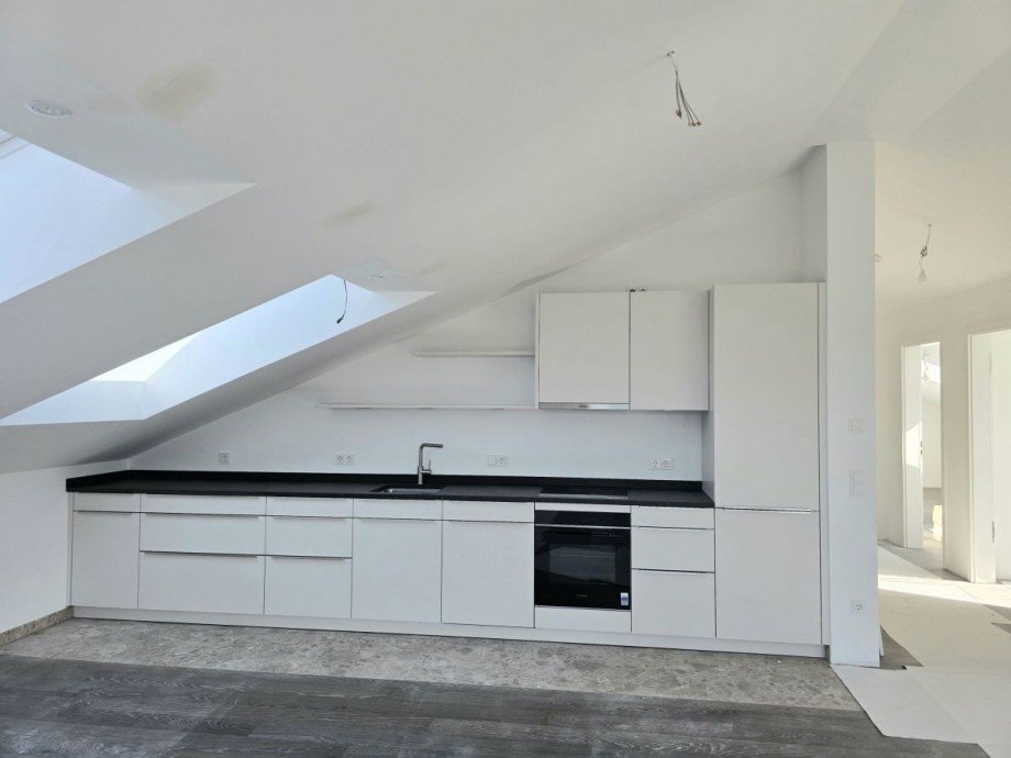 Chice Einbauk�che mit Granit-Arbeitsplatte Penthousewohnung Murnau am Staffelsee