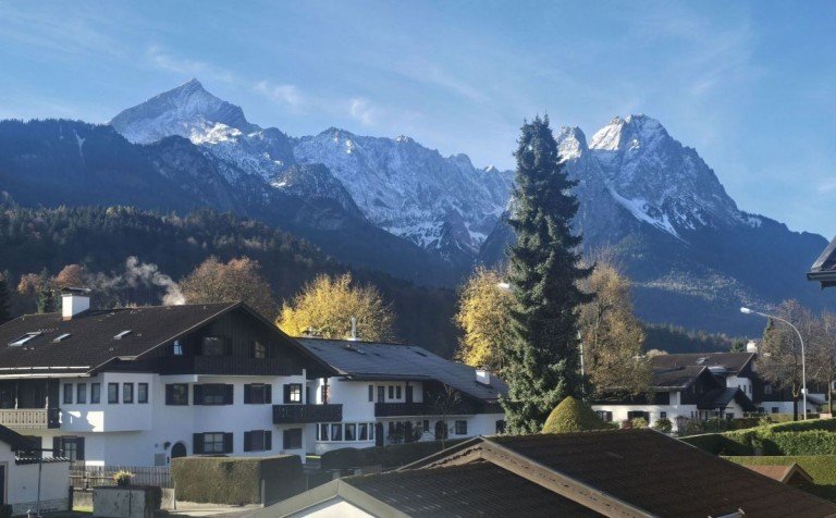 Herrlicher Bergblick inklusive! Garmisch-Partenkirchen Etagenwohnung ***Erfolgreich verkauft!***: IN GUTEN W�NDEN: Atmosph�risches Wohnen, Bergblick inklusive!