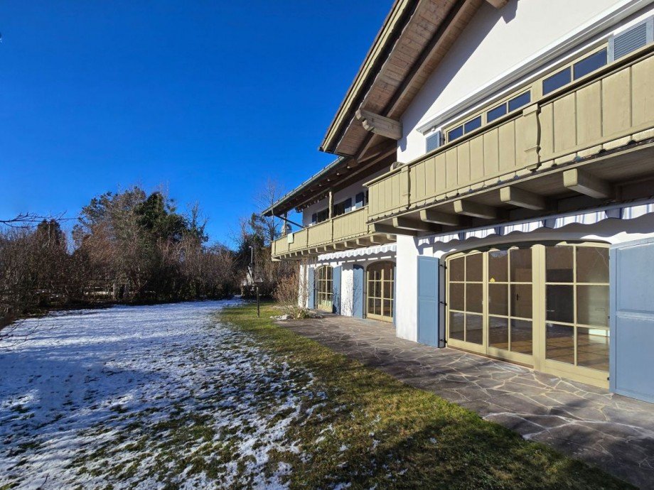 Gro�z�gige S�dterrassen- S�dbalkone Mehrfamilienhaus Murnau am Staffelsee