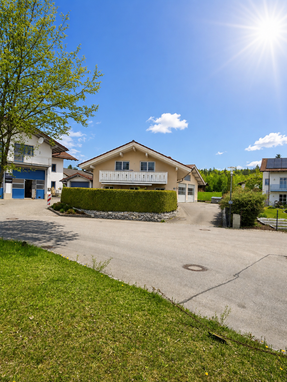 Sehr ruhig gelegen in kleinem Gewerbe-Mischgebiet Einfamilienhaus Murnau am Staffelsee