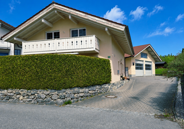 Maximal effizient: Wohnen und Arbeiten auf einem Grundst�ck Murnau am Staffelsee Einfamilienhaus Arbeiten und Wohnen effizient kombiniert � Ihr Standort mit Perspektive!