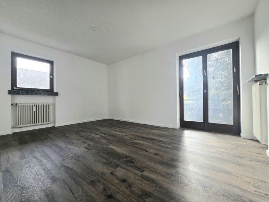 Schlafzimmer mit neuem Vinylboden Etagenwohnung Garmisch-Partenkirchen