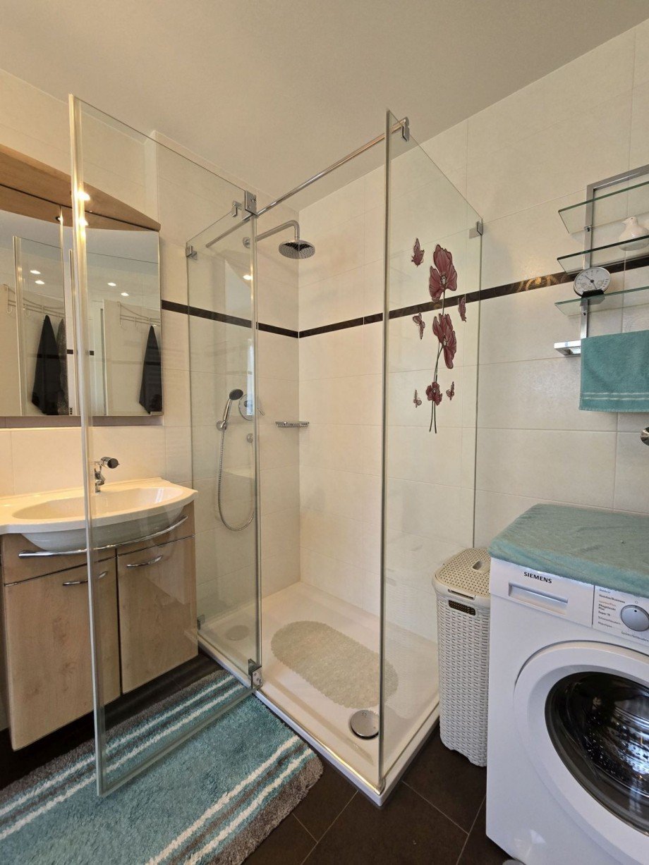 Gro�e, bodenebene Dusche Etagenwohnung Murnau am Staffelsee