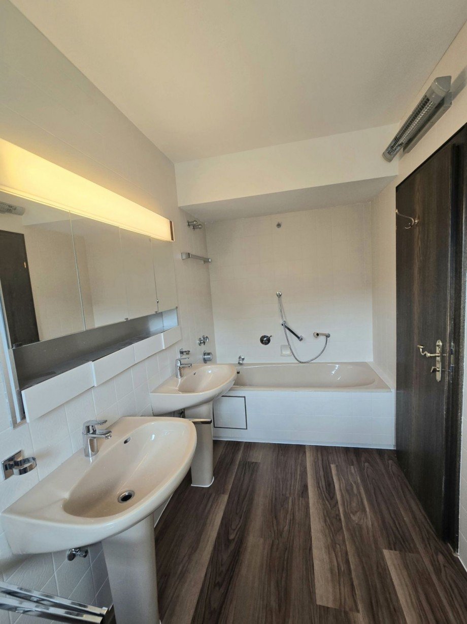 Badezimmer mit Badewanne Etagenwohnung Garmisch-Partenkirchen