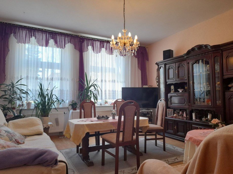 Gro�z�giges Wohnzimmer Mehrfamilienhaus Auerbach im Vogtland